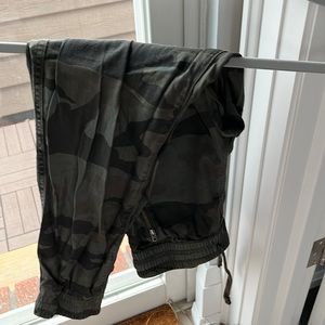 TNA cargo pants! very trendy, great condition